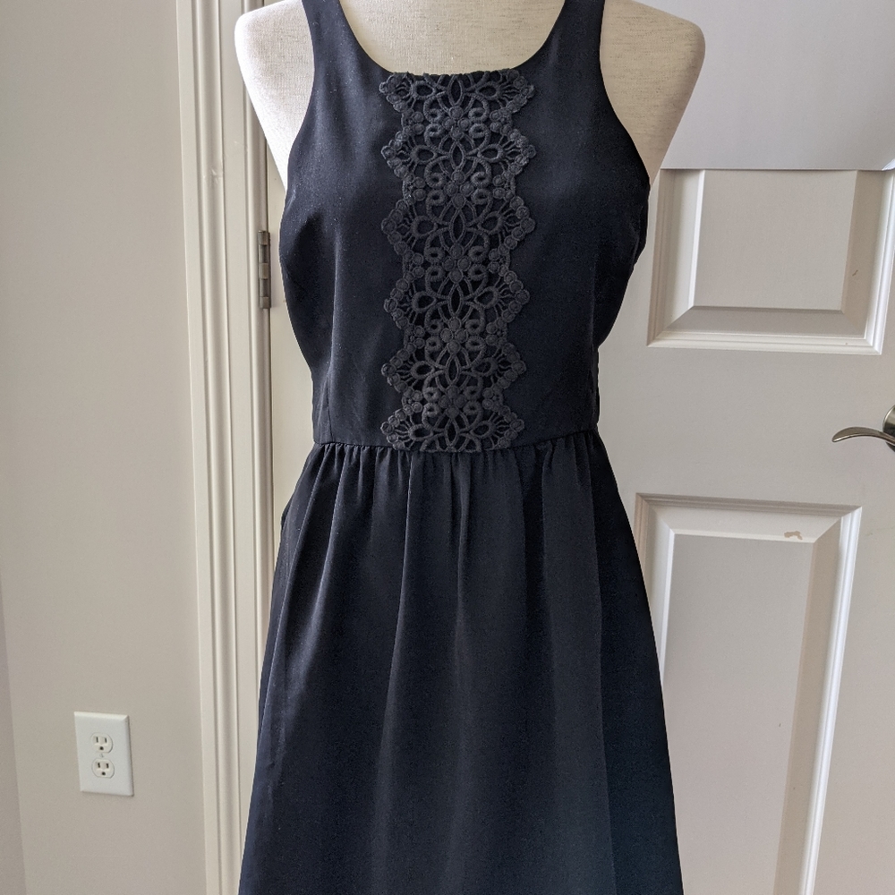 BCBG MaxAzria Cocktail Black Sleeveless Trendy Cut Out Dress Size 8